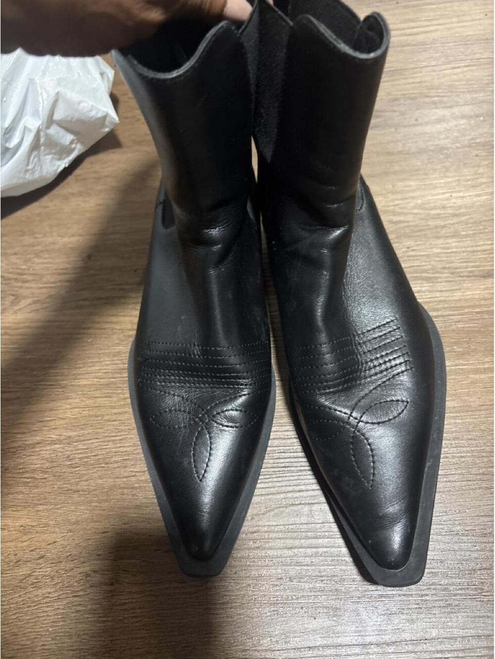 Women's Black Boot